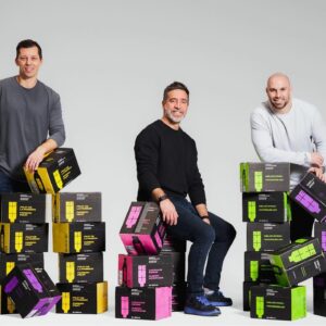 Étienne Boulay Instagram - Les boissons hydratantes BEHY sont disponibles dans tous les IGA !!! @drinkbehy x @igaqc • BEHY est fabriqué au Québec et sucré naturellement avec du sirop d’érable pur à 100%, rempli d’électrolytes naturels et sans édulcorants, arômes ou colorants artificiel! BEHY est LA nouvelle boisson d’hydratation santé et bonne pour toute la famille. Je suis très fier de joindre un groupe d’entrepreneurs Québécois, incluant les anciens joueurs de la NHL Bruno Gervais et Maxime Talbot, pour offrir la meilleure option d’hydratation sportive sur le marché! Allez chercher votre BEHY chez IGA!