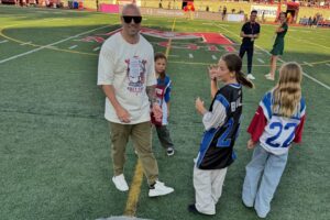 Étienne Boulay Instagram - Girls night out aux @mtlalouettes samedi dernier 🏈