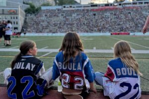Étienne Boulay Instagram - Girls night out aux @mtlalouettes samedi dernier 🏈