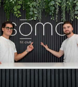 Étienne Boulay Instagram - How it started ➡️ how it’s going! Bookez votre essai gratuit au @soma.fitclub Griffintown. Profitez aussi de la promotion d’ouverture: à l’achat de 4 sessions vous rececez 4 sessions gratuites. Ouverture St-Hilaire et Boucherville dans les prochaines semaines! 💪🏽💪🏽