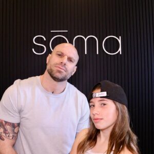 Étienne Boulay Instagram - SŌMA ST-HILAIRE est officiellement ouvert! Félicitations aux franchisés @annafraps et @tonywashington_official !!! @soma.fitclub.sthilaire
