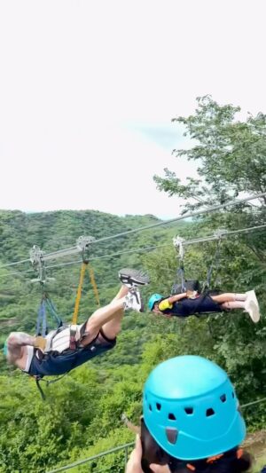 Étienne Boulay Instagram - Entre 2 tournages des Naufragés de l’Amour: la Superman Zipline. 1.3km au dessus du Diamante Eco Adventure Park!
