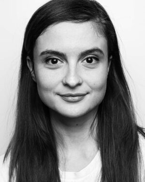 Eva Podzimková Instagram - Actress EVA PODZIMKOVA #portrait #bw #blackandwhitephotography #actress @je_podzimkova #herecka #evapodzimkova #cernobilafotografie #portret