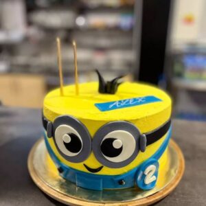 Eva Tomečková Instagram - Dětské dorty? 
Tenhle nás neskutečně bavil! 
Přejeme Ti Alexi vše nejlepší. 
Evi
.
.
.
#evicenstvo #mojepeceni #mimon #cake #dort #chocolate #happybirthday #child #happy