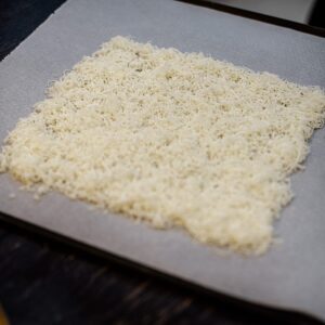 Eva Tomečková Instagram - Krásnou sobotu, venku je sice deštivo 🌧️ ale já vám dnes sdílím recept, který Vám třeba rozzáří den 🤩 Ať už čekáte návštěvu, nebo plánujete večer u filmu, určitě se hodí a svou jednoduchou přípravou a skvělou chutí si vás snadno získá 😋
Tyhle křupavé domácí chipsy 🧀🍿můžete doplnit omáčkou nebo dipy, dle vlastní chuti 🫕🤤 Pokud byste ale chtěli recept i na dipy a omáčky, se kterými zazáříte, dejte mi vědět do komentáře 💌 a příště si na ně společně posvítíme 😊
Pokud se vám recept líbí, budu ráda za ❤️ nebo komentář 😌 a nezapomeňte si ho uložit na později 📎
Krásný zbytek večera 🌸 Evi 🌸

#evicenstvo #chips #chipsy #cheese #cheesechips #food #taste #foodporn #recipe #recipes #recepty #recept #syrovecipsy #domácíčipsy #trinec #ostrava #praha #RawChips #HealthySnacks #GourmetExperience #UnforgettableVisit #CreativeKitchen #PositiveVibes #RainyDayTreat #TastyDelights #positivevibes #