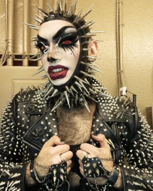 Evah Destruction Instagram - I promise I give the best hugs 😇

Spiked hood by @pisssy_pusssy 🖤
Face jewelry by @inaurem__ 🖤