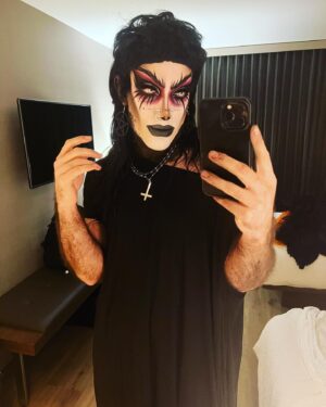 Evah Destruction Instagram - One tour done onto the next! Here’s a photo dump of the last half of my time with @hardcandyevents! Thank you to EVERYONE that came out to see me while supporting your local drag too 😘 I had such an amazing time now to rest up a lil bit 😮‍💨

Remember to snag your tickets to the @bouletbrothersdragula Titans Tour at dragulalive.com it’s just around the corner 😈🖤