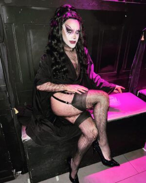 Evah Destruction Instagram - Over halfway done with this tour with @hardcandyevents, and here’s a photo dump of what I’ve managed to grab along the way 🤪
Columbus, Indianapolis, Cincinnati, Huntington, Louisville you were incredible! Thank you for such great shows! Now onto Richmond, Nashville, and Kansas City 🥰