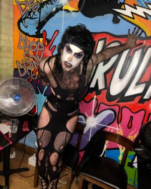 Evah Destruction Instagram - My fur loves a well ventilated garment 💦
Dress by @leak_nyc 🖤
Hair by @dollya.black 🖤
Earrings by @islynyc 🖤