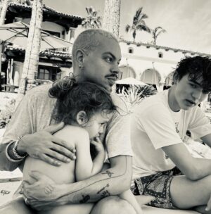 Evan Ross Instagram - 🖤