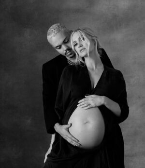 Evan Ross Instagram - HAPPY  MOTHERs Day @ashleesimpsonross !! You are LOVE !!!! and you are so LOVED!!! Thank you for making these amazing humans and beingthe amazing mother you are. 🖤🖤🖤