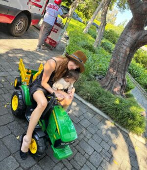 Evan Ross Instagram - HAPPY  MOTHERs Day @ashleesimpsonross !! You are LOVE !!!! and you are so LOVED!!! Thank you for making these amazing humans and beingthe amazing mother you are. 🖤🖤🖤