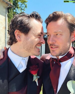 Evan Williams Instagram - To Al:
Brother, your transformation has been spectacular. Since we met in 2014, it’s been an honor to watch you grow into the man you’ve become. I’ve watched you harness that indelible spirit and focus it, with love and patience, in the direction of your dreams, touching hearts with your work and giving voice to the subtler things which can heal. I’ve watched grace develop internally and reflect externally. Its been beautiful to behold. 

And it’s no surprise that when you took on this mantle in earnest, your stunning bride appeared at just the right time, a co-conspirator in the adventure of your heart. And I’m so thrilled to see the way you and Julie support each other fundamentally and unconditionally.

It is the greatest gift, to find safety in sharing the inner circle of our heart with a beloved, and my wish is that never a day goes by without that recognition leading the way for you both every morning. May the love compound and overflow into all aspects of your life, pursuits, and relationships, to join the great rushing River of Love that carries us all and reminds us we are not alone. You know you’ll always have my support. The future is bursting with possibility for you both, I can’t wait to see what’s next.. x