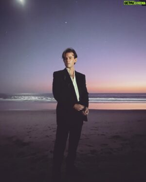 Evan Williams Instagram - In another life I am a classical cellist and this is my album art.