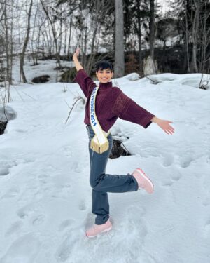 Ève Gilles Instagram - Passage éclair à @valmorel_officiel pour rejoindre les équipes @nrjhitmusiconly @manuofficiel. J’ai réussi à profiter de la neige avant mon retour à Paris !!! ❄️❄️
