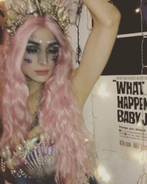 Eve Lindley Instagram - Average, ordinary, mermaid warrior princess fairy fashion model 🎀