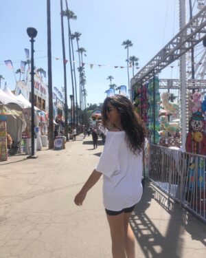 Eve Lindley Instagram - Been trying to ~vibe~ lately