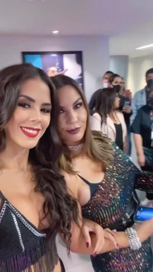 Evelyn Cedeño Instagram - 90’s Pop tour! 
 #garibaldi #poptour #arena #backstage 90’spoptour