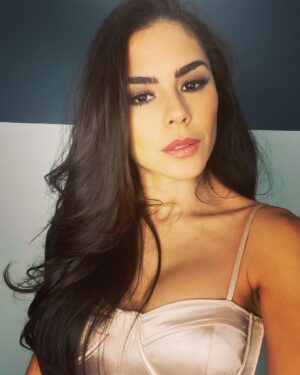 Evelyn Cedeño Instagram - Los años te dan bellas líneas de expresión pero también el don de saber leer las intenciones…