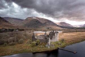 Evelyn Edwards Instagram - ***NEW EPISODE LINK IN BIO*** It took 3 trips, a pandemic and the loss of a very expensive drone but the new episode is HERE!  Kilchurn Castle is one of Scotland’s most popular and photographed castles. Originally built in the 15th century... in this episode I tell you all about the Campbell Clan who built this castle, some fun legends and ghost stories, and even tell you about when it was struck by lightening in 1760. AND gorgeous 4K footage!! 
.⁣
.⁣
.⁣
.⁣
.⁣
#scottishhighlands #beautifulscotland #castles #travel #scotlandisnow #uk #lovescotland #scotlandphotography #adventure #travelgram #dronephotography #visitscotland #hiddenscotland #explorescotland #ruins #middleages #instacastles #scotlandexplore #scotland #medievalarchitecture #scotlandtravel #medievaleurope #europeancastles #castlesofeurope #historylovers #scotlandshots #scotlandlover #scotlandscenery