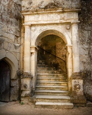 Evelyn Edwards Instagram - What do you think they were wearing when they walked down these stairs? 🏰💚 .
.
.
.
.
 #medievalarchitecture #main_vision #medievalfantasy #awesome_earthpix #natureaddict #rsa_rural #awesomeearth #nature_wizards #gottalove_a_ #allnatureshots #instanaturelover #earth_deluxe  #instapassport #aroundtheworldpix #ig_masterpiece #campinassp #flashesofdelight #travelog #mytinyatlas #visualmobs #theglobewanderer #forahappymoment #exploringtheglobe #lovegreatbritain #visitengland #photosofengland #englandtrip #photosofbritain #englandtourism #castle