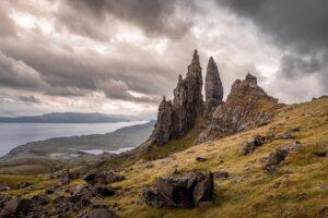 Evelyn Edwards Instagram - There’s magic in those stones. You can’t tell me there isn’t! 💚🏴󠁧󠁢󠁳󠁣󠁴󠁿 .⁣
.⁣
.⁣
.⁣
#scottishhighlands #beautifulscotland #landscapephotography #isleofskye #scotland