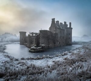 Evelyn Edwards Instagram - Don’t underestimate your phone camera! This was an extra magical moment at Caerlaverock Castle. I didn’t have my big camera with me! Never fear my iPhone is here! #castle #scotland #landscapephotography #caerlaverockcastle  #medieval #historicarchitecture