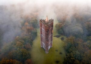 Evelyn Edwards Instagram - ***** VIDEO LINK IN BIO*******
Episode 3 of Queen of the Castles is out!!!! It features the stunning scenery walking up to this tower and King Alfred’s Tower itself. It’s by far the most beautiful drone footage we’ve ever taken! The autumn leaves and mist are so breathtaking.  On the way I tell you all some of my favorite stories about King Alfred, who the tower was dedicated to. The tower itself was built on the supposed site of Egbert’s Stone- where King Alfred the Great gathered a guerrilla army to defeat Guthrum, the leader of the Viking army at the time. I am so so proud of this episode ... I hope you’ll love it as much as I loved making it!! 💚🙏🏻🏴󠁧󠁢󠁥󠁮󠁧󠁿 ⁣
.⁣
.⁣
.⁣
.⁣
.⁣
#tlk #england #history #medieval #medievalart #visitengland #naturephotography #landscapephotography #countryside #medievaltimes #vikings #alfredthegreat #autumn #saxon #alfredstower #castle #medievalarchitecture #castlesofinstagram #uktravelblogger #dronephotography #dronestagram #droneshots #droneoftheday #historylovers #historyfacts #somerset #wiltshire #warrior #thelastkingdom