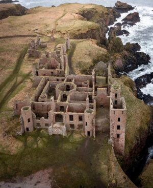 Evelyn Edwards Instagram - You know what gives me joy. This castle. I mean LOOK AT THIS THING! But why Evelyn, why is a ruin? Why do people just let this buildings go? Well, this castle became a ruin in 1925 by the owner removing its roof to avoid taxes. Yep. .⁣
.⁣
.⁣
.⁣
.⁣
#scottishhighlands #beautifulscotland #castles #travel #scotlandisnow #uk #lovescotland #scotlandphotography #aberdeenshire #dronephotography #explorescotland #ruins #middleages #instacastles #scotlandexplore #scotland #medievalarchitecture #scotlandtravel #medievaleurope #europeancastles #castlesofeurope #urbex #scotlandshots #scotlandlover #scotlandscenery