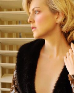 Actress Evelyn Edwards HD Instagram Photos and Wallpapers July 2022