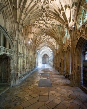 Evelyn Edwards Instagram - I’ve seen a lot of cloisters in my day…but none quite compare to Gloucester Cathedral. #cathedral #churcharchitechture #cloisters