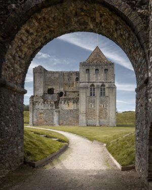 Evelyn Edwards Instagram - Sometimes castles were built to show off. This was one of those. William D’aubingy II was a super social climber who married really well and inherited some great land and a whole heap of money. It’s pretty amazing to walk around a place that was built in the 12th century and it is still standing. .⁣
.⁣
.⁣
.⁣
.⁣
#hradkarlstejn #карлштеи #instacastles #instacastle #medievalworld #medievaltimes #medievaleurope #instacastles #castlesofeurope #europeancastles #middleages #medievalarchitecture #castlearchitecture #готическаяархитектура #средневековыи #замкимира #замкиевропы #medievalcastles #готика #gothiccastle #ceskehrady #kingalfred #england #tower#castle #medieval #medievalarchitecture #historicarchitecture #england