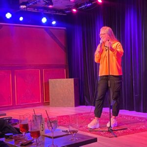 Evelyn Mok Instagram - And that was October’s Harva Comedy! Thanks so much to the comics, crowds and @2lang30 for two lovely nights of Swedish & English Stand-up that made my heart sing!

We’re back 16th November with Nisse Hallberg & Johannes Finnlaugsson! Get your tickets in the link in bio!