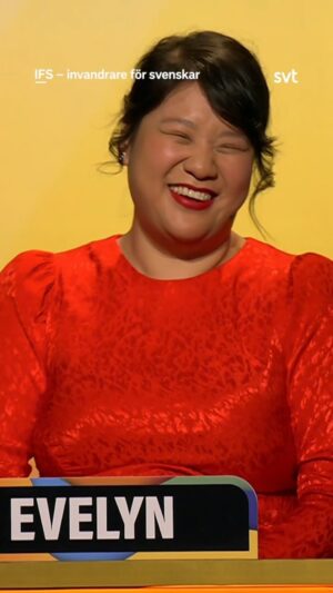 Evelyn Mok Instagram - Evelyn Mok talking about menstruating on national TV? Why of course! 🩸🩸🩸 (it’s the brand 😘😘😘)

WE’RE BACK! New ep of season 2 of IFS, the Swedish game show examining all cultures in Sweden is on tonight at 10pm on SVT 1 and up now on SVT Play!

Som alltid med the usual suspects @ahmedberhan_ @filipdikmen @thanosfotas @elafali & kvällens gästpanel @seanbananofficial @makingitflawless @bigocupcake @oliviabirgersson_ 
@svt @svthumor