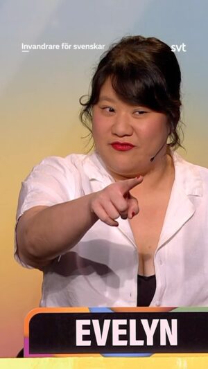 Evelyn Mok Instagram - Långfredagen är vilodagen och då är det tur att senaste avsnittet av IFS är uppe på SVT PLAY! Se det idag eller 22:00 i tv-rutan på påskdagen! 

Glad påsk! 🐣

Dööör för @assia.dahir ❤️❤️❤️