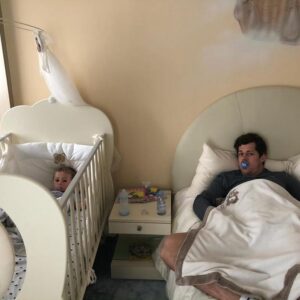 Evgeni Malkin Instagram - Кому сегодня 3 года?! 🎉🎉🎉#немне