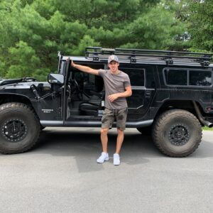 Evgeni Malkin Instagram - Какая у вас любимая 🚘???