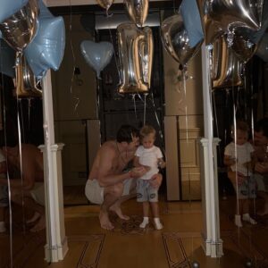Evgeni Malkin Instagram - 33 они такие🎉🎉🎉