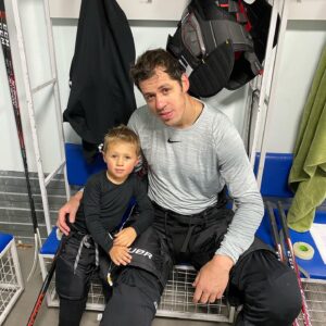 Evgeni Malkin Instagram - семь один работает💪