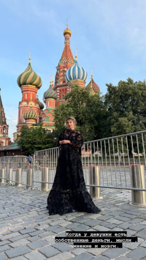 Evgenia Malakhova Instagram - Я горжусь , что я русская 🤍 что у меня есть свое мнение и своя линия ♥️🤍