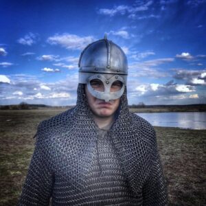 Evgeniy Bazhenov Instagram - #BadComedian обзор самого дорогого фильма в истории России уже на канале !
Приятного просмотра !
