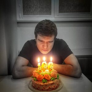 Evgeniy Bazhenov Instagram - Сотый обзор загружен на основной канал. #BadComedian обзор фильма Дизлайк.
Приятного просмотра!