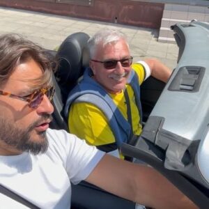 Evgeny Savin Instagram - 🚨СРОЧНОЕ СООБЩЕНИЕ . Женщины, 45  держите себя в руках!!! Батя на острове @krasava60plus 😂😂😂

Тесть красава или нет???