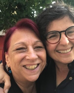 Evren Duyal Instagram - Canım MSM ailem. Sürprizlere doyamadım. Teşekkürler teşekkürler teşekkürler. ( not: bundan sonra doğumgünlerimde hep dersim olsun bu muhteşeeeem:)) @nihangezen3 @fusundemirkus @tiyatora26 @ulutasibel @mscnklc 🙏🙏🙏