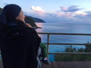 Evrim Solmaz Instagram - Bir tatlı huzur almaya geldik 🙏🐝🐬🌲
Taking a little bit peace 🙏🐝🐬🌲
#love #valley #peaceofmind #myboy #earth #thankful #namaste #sevgi #huzur #vadi #babyboy #sky #evening #tbt