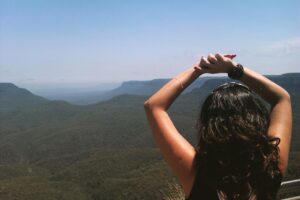 Evrim Solmaz Instagram - doğada olmayı çok özledimm..I miss being in nature..💜💫
#nature #missthis #miss #özlem #doğa #orman #bluemountain #australia #treesisters