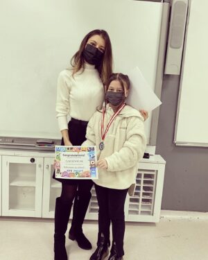 Eylül Şenocak Instagram - Kısa bir mola😎…#emlakkonutortaokulu #ataşehir