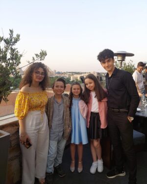 Eylül Şenocak Instagram - Biriciklerimmm💙💙💙@berkaycelalcetin@iremkubrabakrtas@sidartublek_@rual.dogan