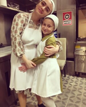 Eylül Şenocak Instagram - Harika bir bölüm izledik dün gece..🥺Herkesin emeğine sağlık..@lostuvali7@cigdembozali@mervedizdar@ezomola@birkansokullu1@masumlarapartmani@iremkubrabakrtas@trt1@ogm.pictures@hande_aytar_ajans