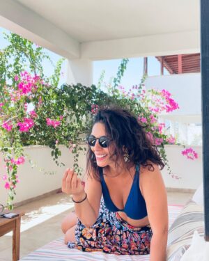 Ezgi Çelik Instagram - #memnun nedir tane tane açıklıyorum.